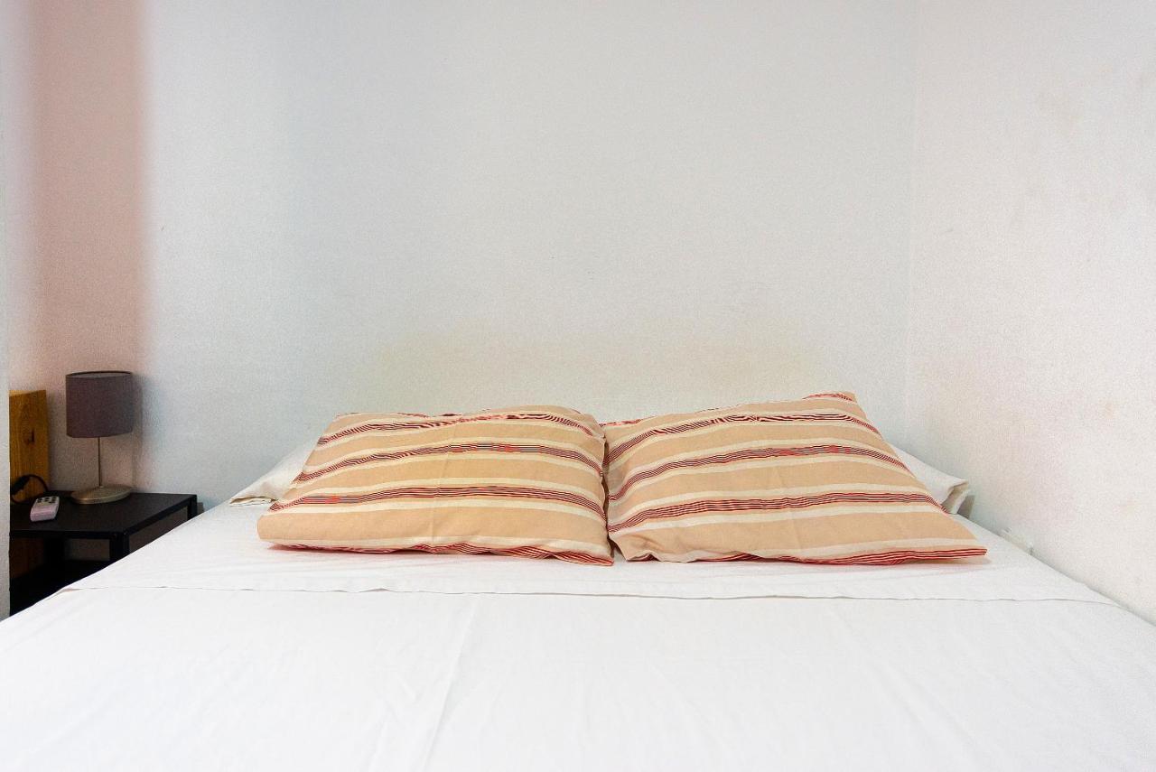 Rooms Young People Only, Soho Citycenter マラガ エクステリア 写真
